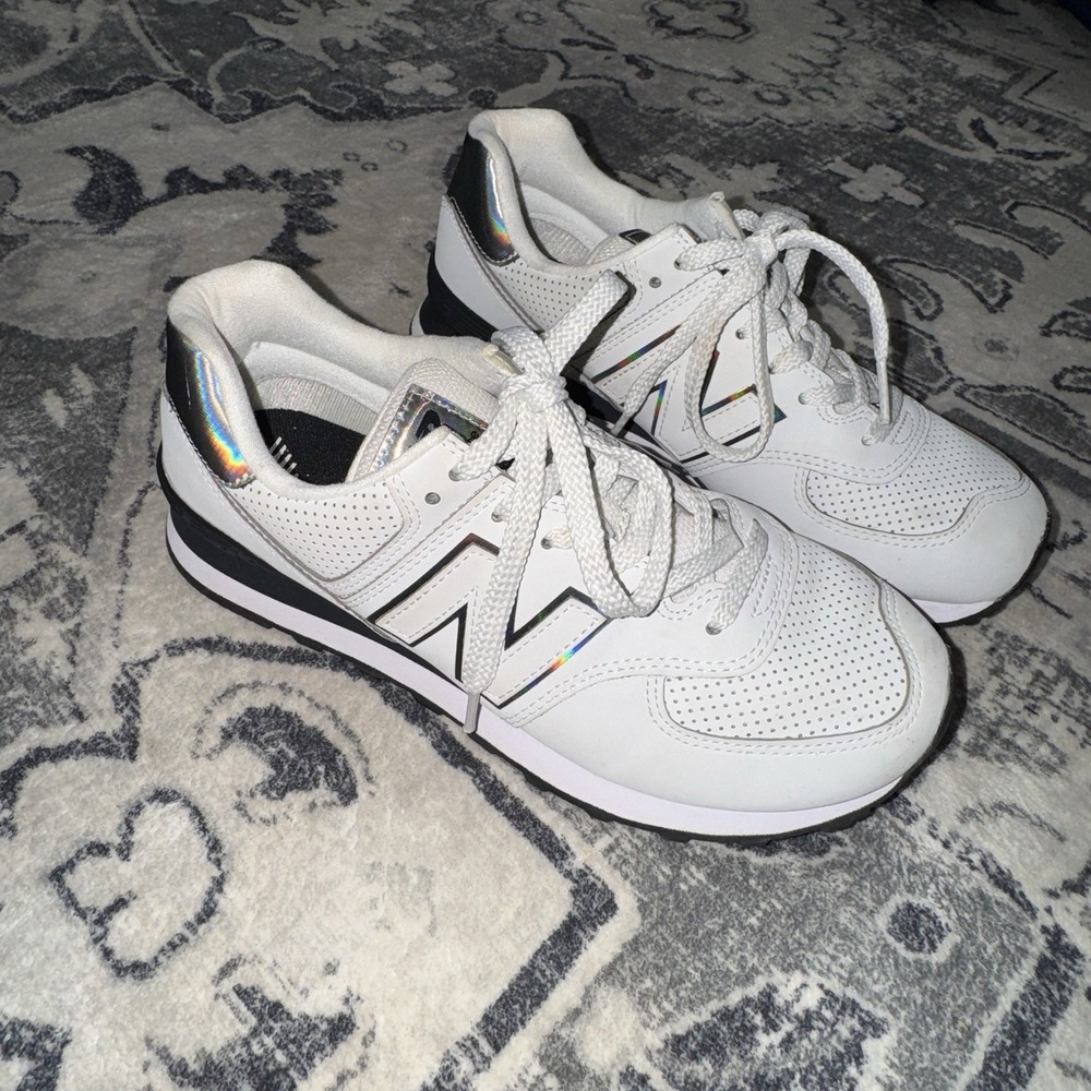 New Balance 574 Women's Sz 8 White Iridescent Lace Up Sneakers Retro